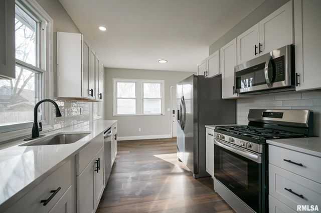 1304 ROYAL Avenue, Pekin, IL 61554