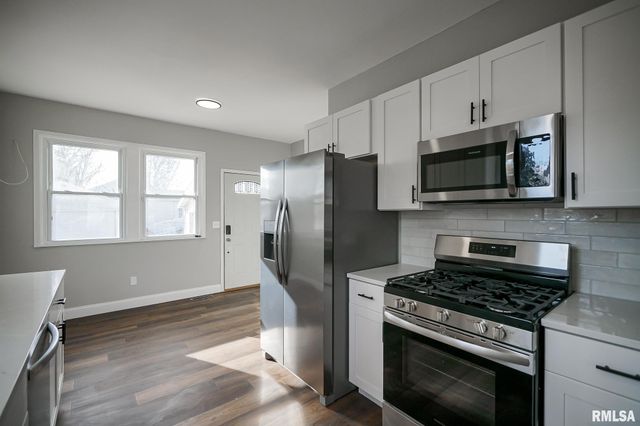 1304 ROYAL Avenue, Pekin, IL 61554