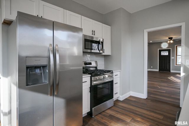 1304 ROYAL Avenue, Pekin, IL 61554