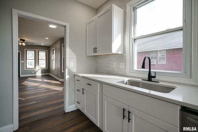 1304 ROYAL Avenue, Pekin, IL 61554