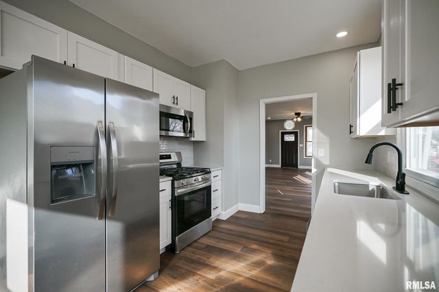 1304 ROYAL Avenue, Pekin, IL 61554