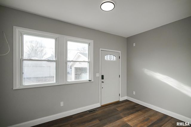 1304 ROYAL Avenue, Pekin, IL 61554