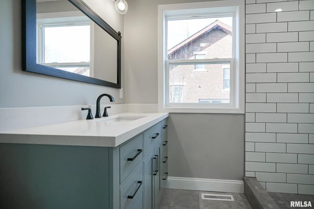 1304 ROYAL Avenue, Pekin, IL 61554