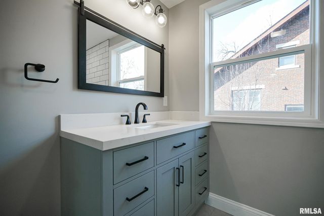 1304 ROYAL Avenue, Pekin, IL 61554