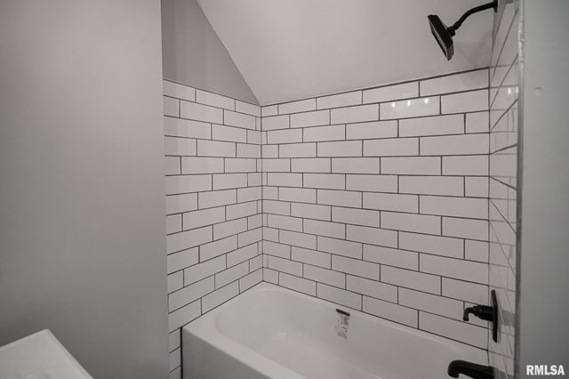 1304 ROYAL Avenue, Pekin, IL 61554