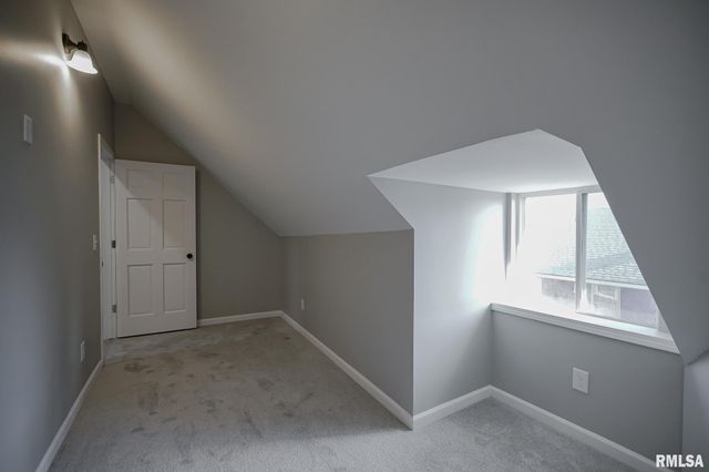 1304 ROYAL Avenue, Pekin, IL 61554