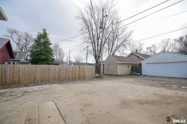 1304 ROYAL Avenue, Pekin, IL 61554