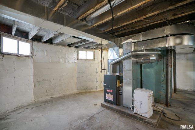 1304 ROYAL Avenue, Pekin, IL 61554