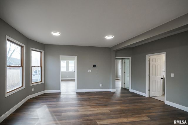 1304 ROYAL Avenue, Pekin, IL 61554