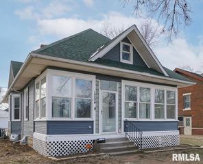 1304 ROYAL Avenue, Pekin, IL 61554