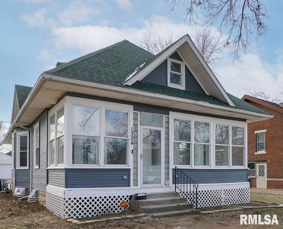 1304 ROYAL Avenue, Pekin, IL 61554