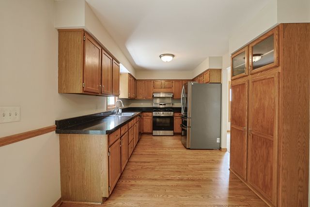 3191 Village Green Drive, Aurora, IL 60504