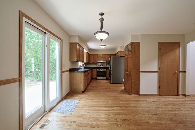 3191 Village Green Drive, Aurora, IL 60504