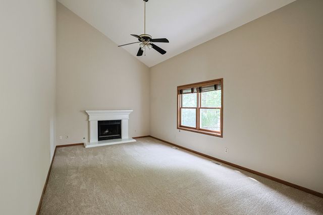 3191 Village Green Drive, Aurora, IL 60504