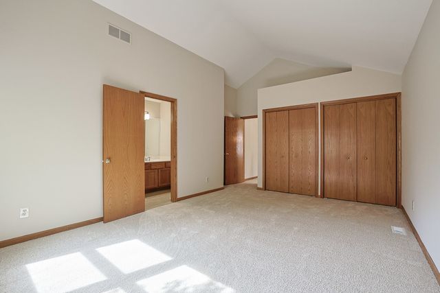 3191 Village Green Drive, Aurora, IL 60504