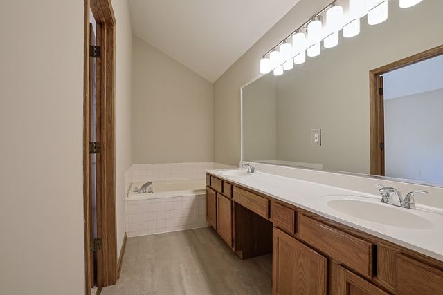 3191 Village Green Drive, Aurora, IL 60504