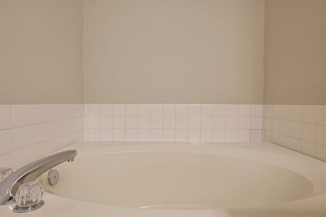 3191 Village Green Drive, Aurora, IL 60504