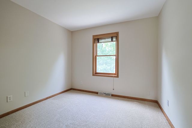 3191 Village Green Drive, Aurora, IL 60504