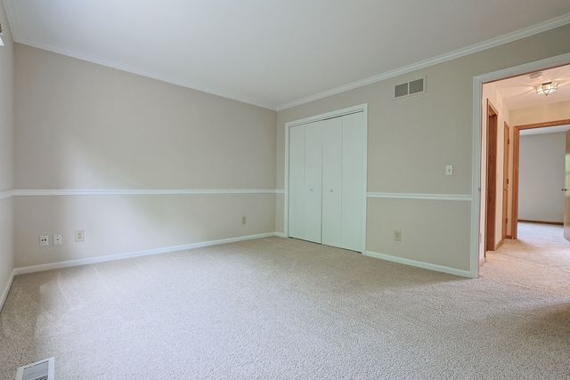 3191 Village Green Drive, Aurora, IL 60504