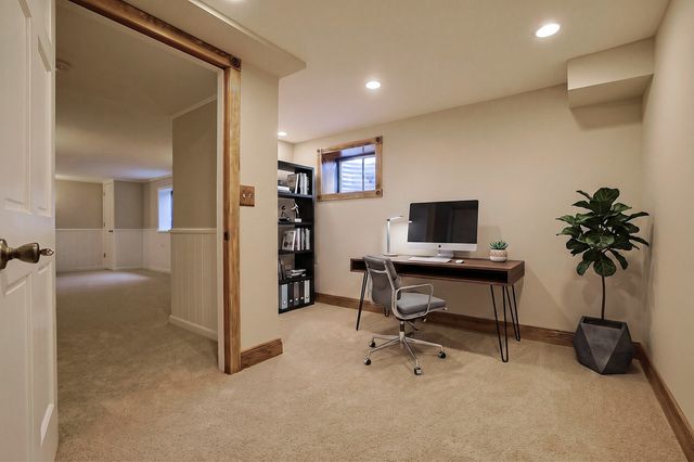 3191 Village Green Drive, Aurora, IL 60504