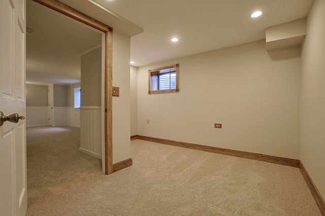 3191 Village Green Drive, Aurora, IL 60504