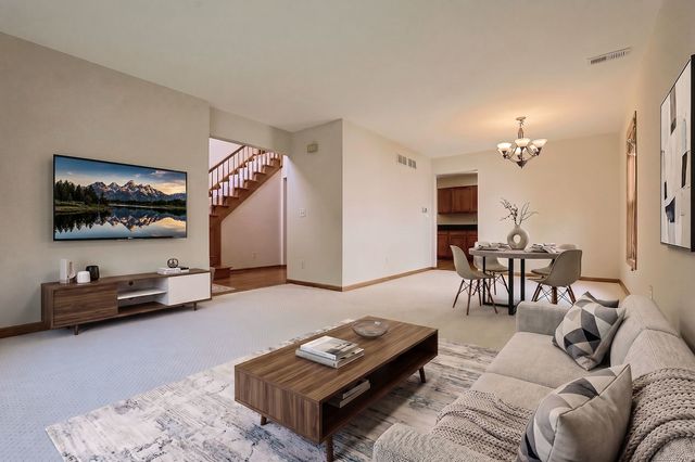 3191 Village Green Drive, Aurora, IL 60504