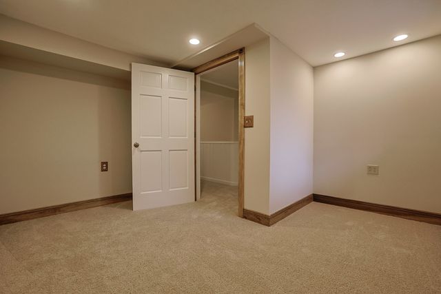 3191 Village Green Drive, Aurora, IL 60504