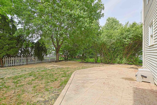 3191 Village Green Drive, Aurora, IL 60504