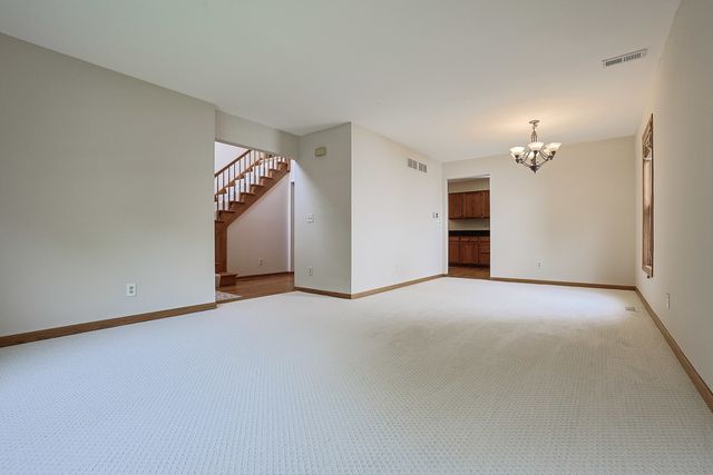 3191 Village Green Drive, Aurora, IL 60504