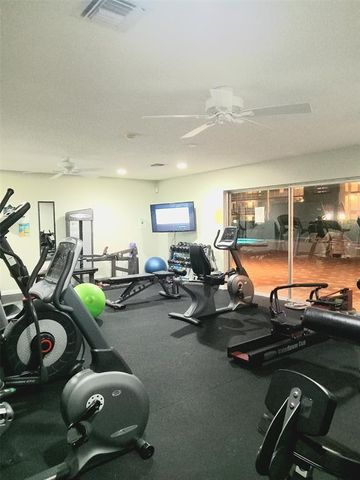 1055 E Country Club Dr 301, Margate, FL 33063