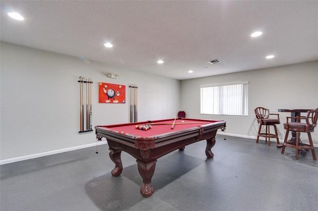 1055 E Country Club Dr 301, Margate, FL 33063