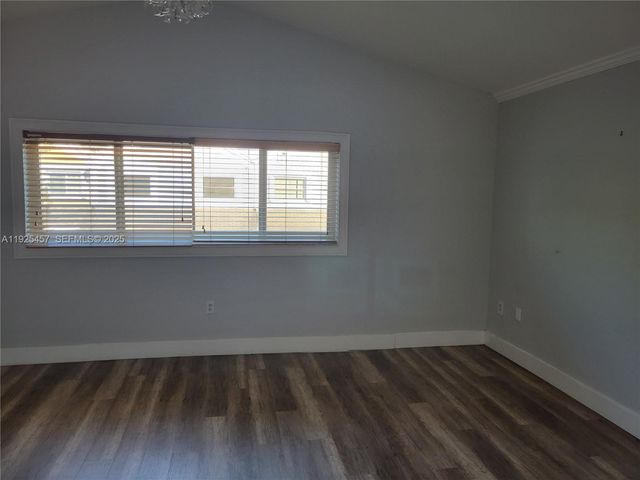 1325 NW 123rd Ter, Pembroke Pines, FL 33026