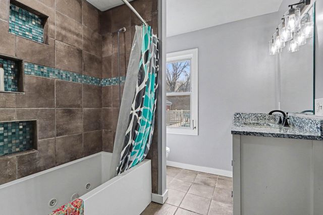 1046 Bronson Avenue, Plainwell City, MI 49080