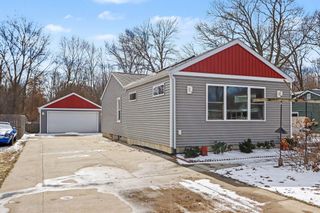 1046 Bronson Avenue, Plainwell City, MI 49080