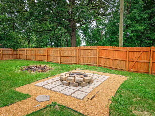 2606 Lexington Road, Evansville, IN 47720