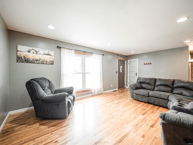 2606 Lexington Road, Evansville, IN 47720