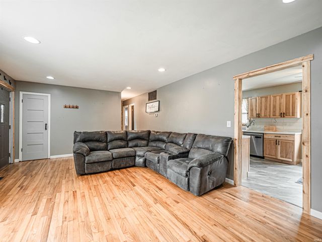 2606 Lexington Road, Evansville, IN 47720