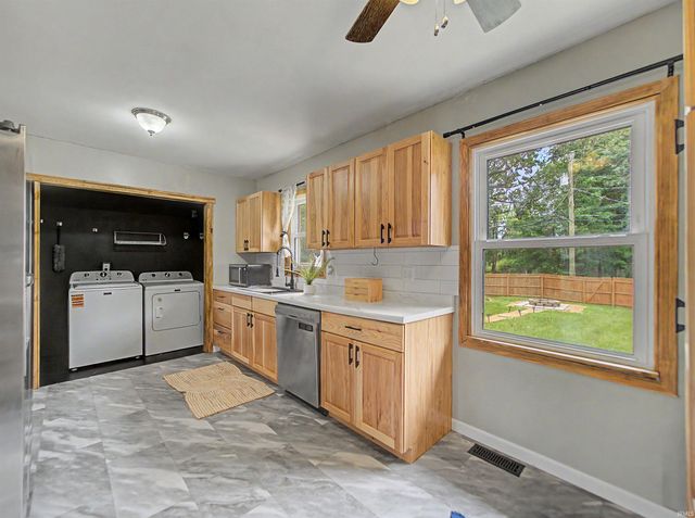 2606 Lexington Road, Evansville, IN 47720