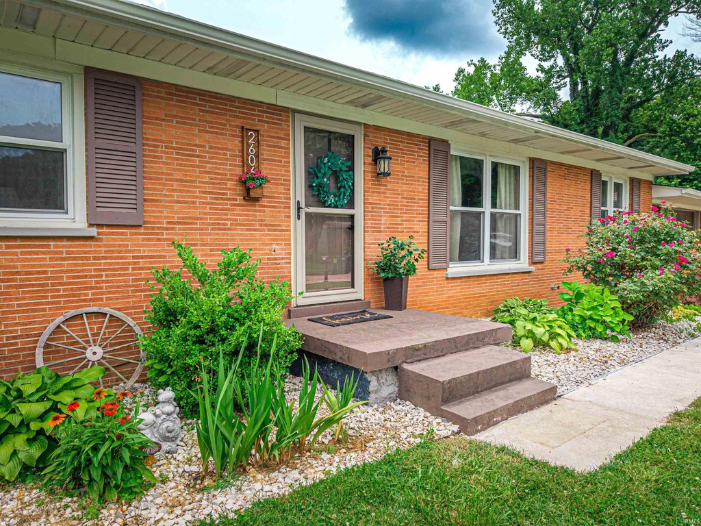 2606 Lexington Road, Evansville, IN 47720