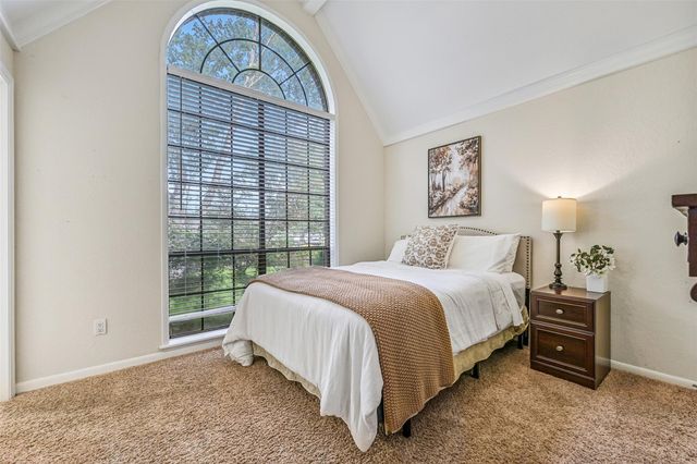 1207 W Edgewood Drive, Friendswood, TX 77546