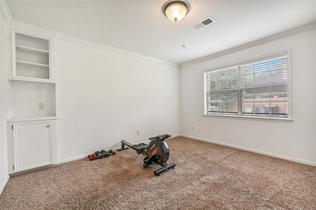 1207 W Edgewood Drive, Friendswood, TX 77546