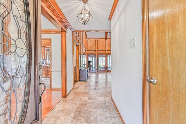 1207 W Edgewood Drive, Friendswood, TX 77546