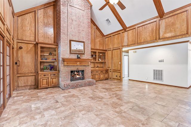1207 W Edgewood Drive, Friendswood, TX 77546