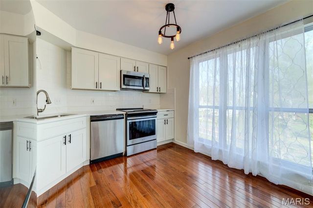 1408 Whispering Creek Drive, Ballwin, MO 63021