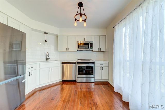 1408 Whispering Creek Drive, Ballwin, MO 63021