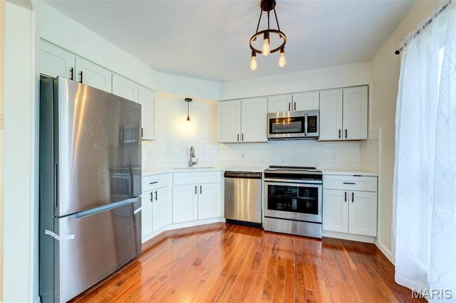 1408 Whispering Creek Drive, Ballwin, MO 63021