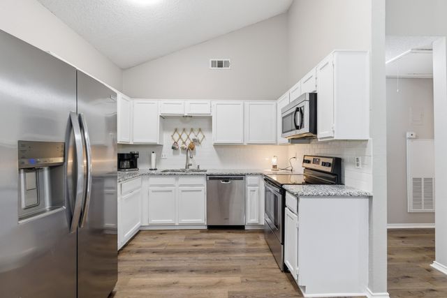 2420 Oakmont Drive, Bedford, TX 76022