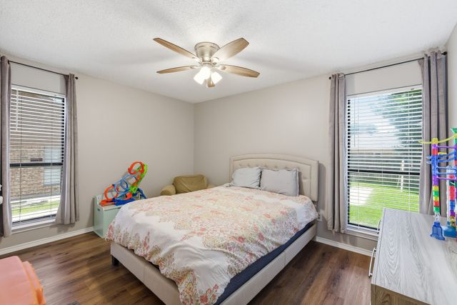 2420 Oakmont Drive, Bedford, TX 76022