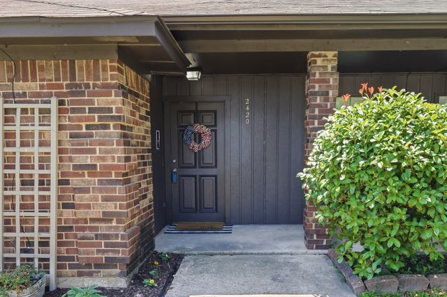 2420 Oakmont Drive, Bedford, TX 76022