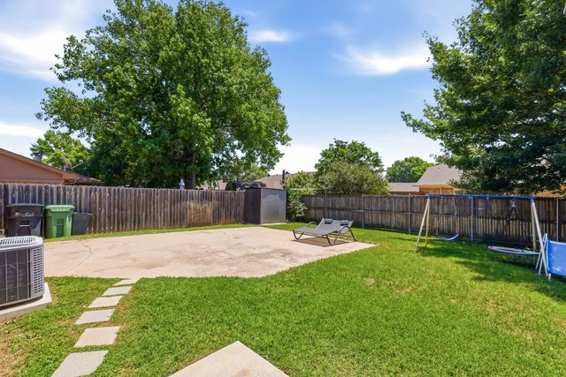 2420 Oakmont Drive, Bedford, TX 76022